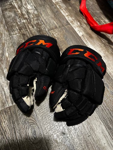 CCM HG12PP Gloves Size 14 - Philadelphia Flyers