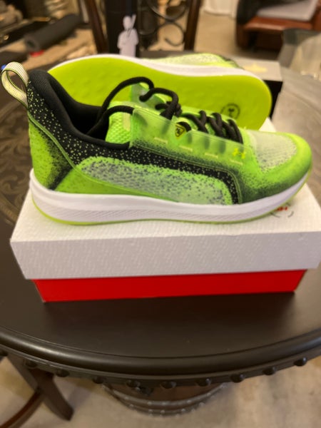 Neon Green White Under Armour UA Men's Size 11 (Women's 12) Low Top Harper 6 Turf Baseball