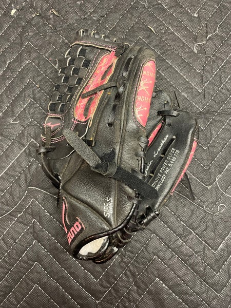 ¡ Mizuno Broken In Infield 10" Finch Softball Glove