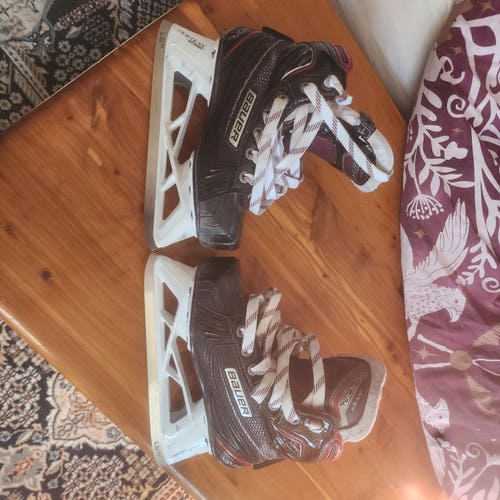 Junior Used Bauer vapor x900 Hockey Goalie Skates Regular Width Size 1