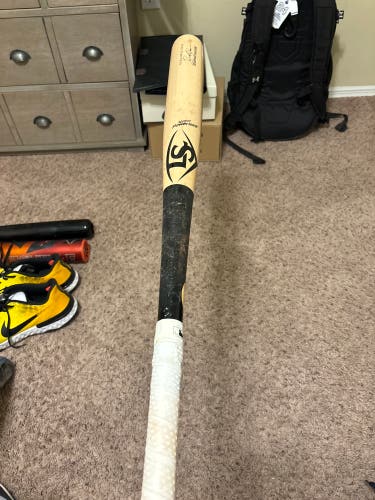 Used Louisville Slugger (-3)  33.5" MLB Prime RA13 Ronald Acuna Game Model Bat
