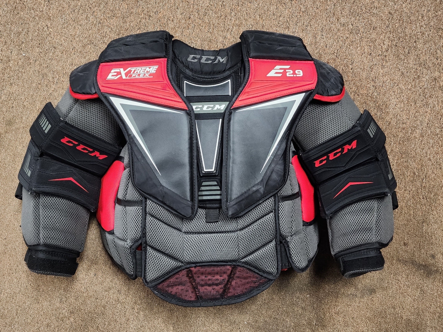 Used Large CCM E2.9 Goalie Chest Protector