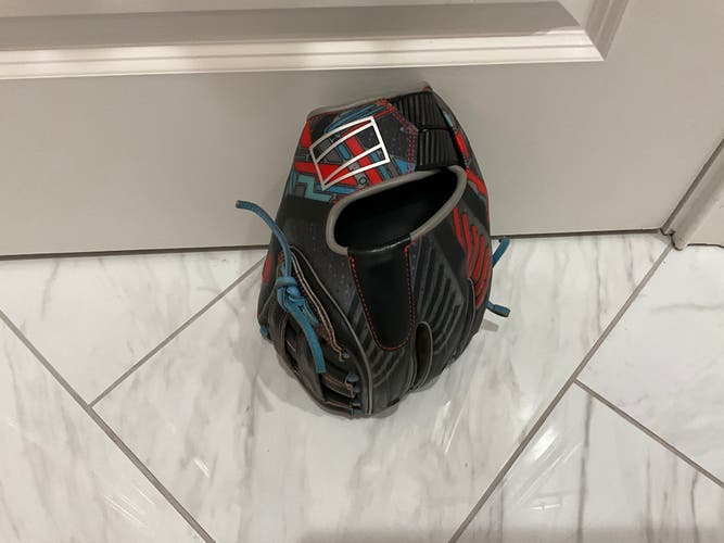 Used 2023 Right Hand Throw Rawlings Infield REV1X Baseball Glove 11.75"