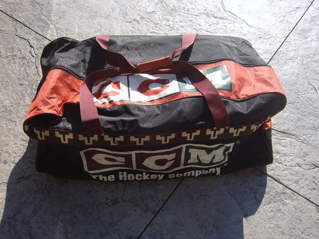 Vintage Excellent Condtion CCM Phoenix Coyotes Kachina Theme Hockey Equipment Bag