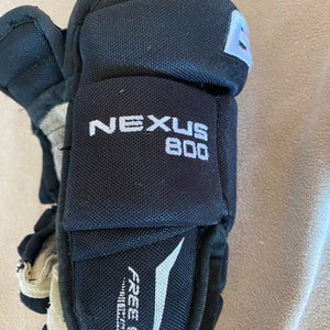 Used Bauer Nexus 800 Gloves 10"