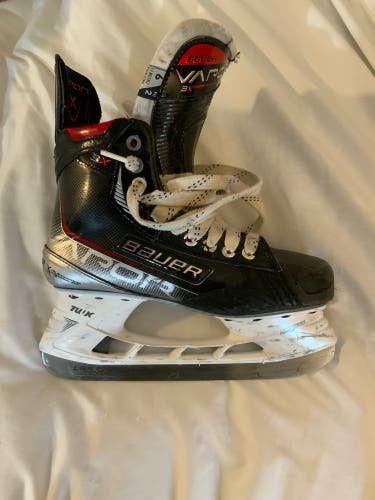 Used Bauer Regular Width Size 6 Vapor 3X Hockey Skates