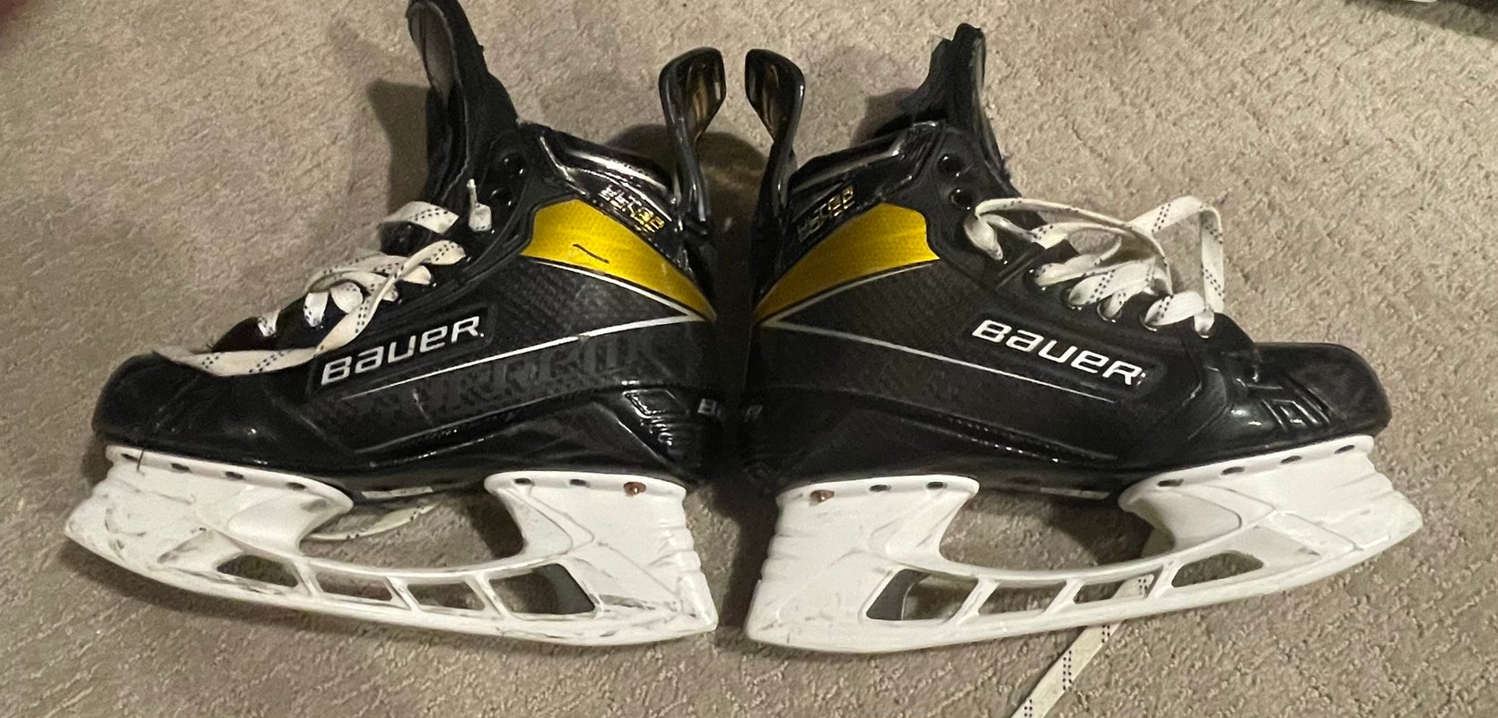 Senior Bauer Regular Width Size 7 Supreme UltraSonic Hockey Skates