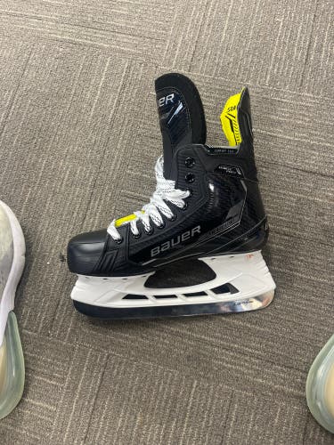 New Bauer Size 6 Supreme Ignite Pro+ Hockey Skates
