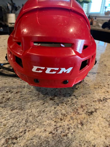 CCM Vector 08 Senior Medium Helmet