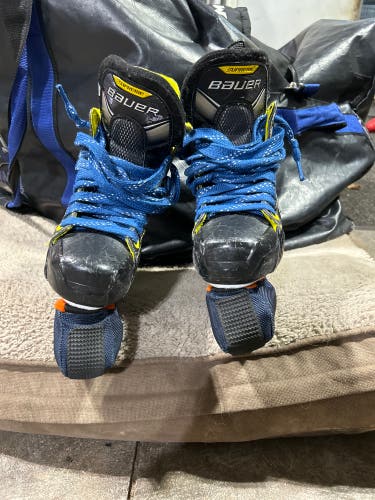 Used Bauer Regular Width Size 2 Ignite Pro Hockey Skates