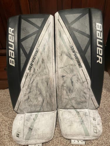 Medium Bauer Supreme S150 Goalie Leg Pads