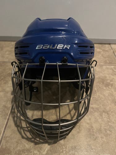 Used Medium Bauer Re-Akt 200 Helmet