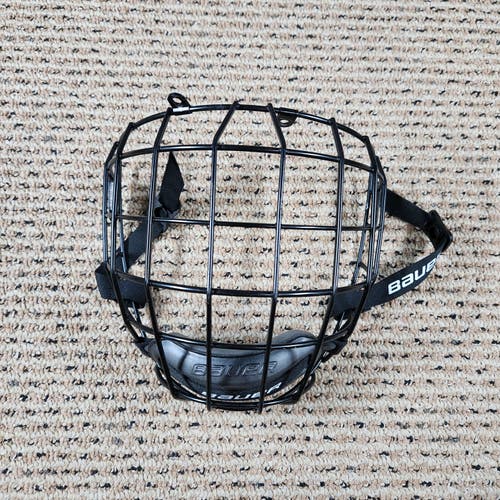 Used Large Bauer Profile II Facemask