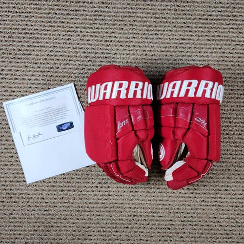 Red Wings Darren Helm Game Worn Warrior QR1 Gloves