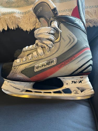 Used Bauer Regular Width Size 9.5 Vapor X4.0 Hockey Skates