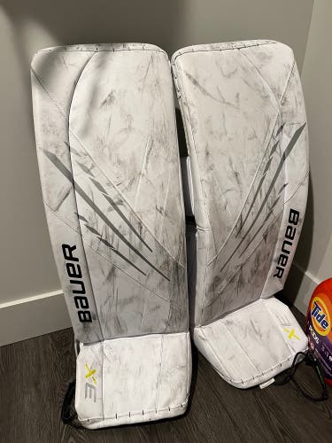 Bauer 3x large leg pads