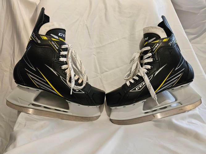 Junior Used CCM Tacks 1092 Hockey Skates Regular Width Size 4
