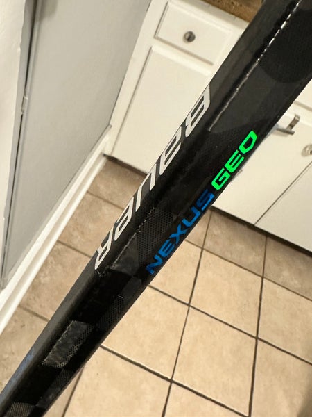 Senior Right Handed P92M Pro Stock Nexus Geo Hockey Stick