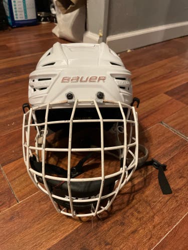 Used Medium White Bauer Re-Akt 150 Helmet Combo