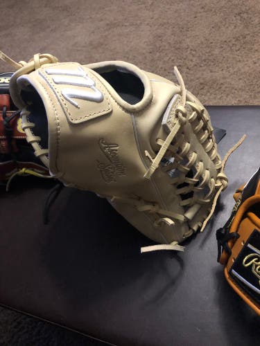 2022 Pitcher's 11.75" Ascension Baseball Glove