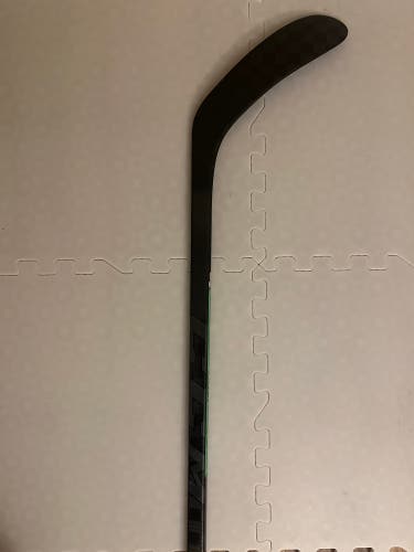 Brand New Intermediate Left Hand P28  Trigger 6 Pro Hockey Stick