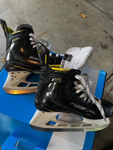 Used Bauer Regular Width   Size 5 Supreme M4 Hockey Skates