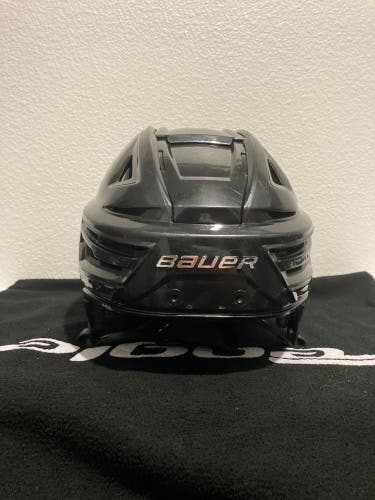 Used Medium Bauer Re-Akt 150 Helmet
