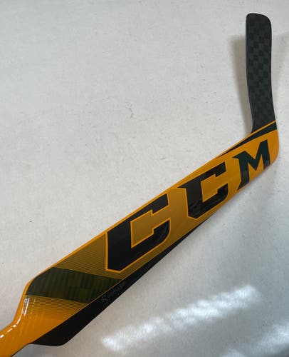 New CCM EFLEX 5 Pro Lite 26” Custom Goal Stick, Regular Hand, Gold/Black