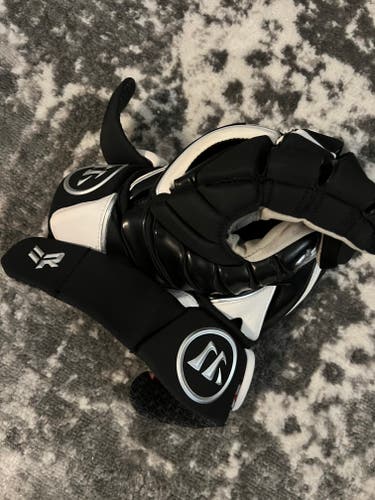 Used Player's Warrior Lacrosse Gloves 12"