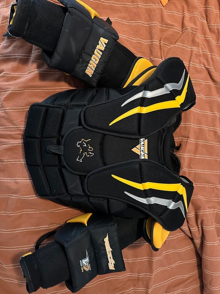 Used Large Vaughn Velocity V7 XF Pro Goalie Chest Protector