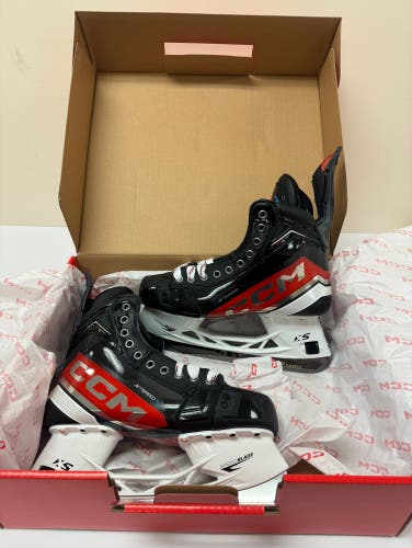 New CCM Regular Width   Size 8 JetSpeed FT6 Pro Hockey Skates