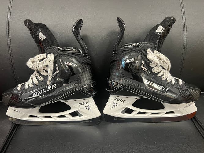 Used Bauer Regular Width  8.5 Supreme Mach Hockey Skates