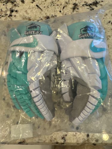 New Nike Sweetlax Florida Lacrosse Gloves Medium