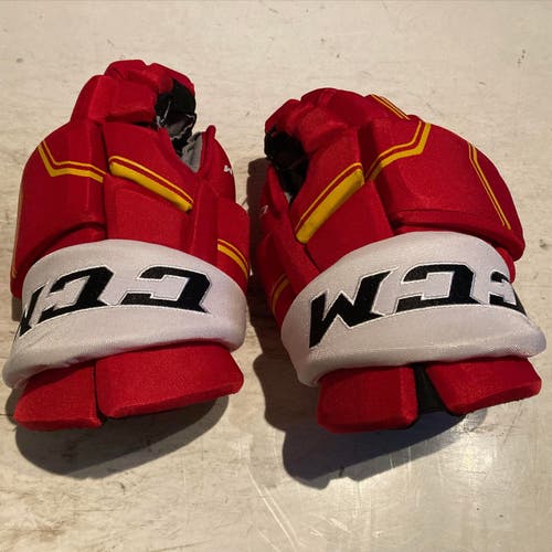 Used Calgary Flames CCM HGQL Gloves 13"
