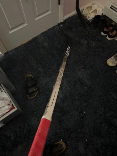 Senior Left Hand P28 Pro Stock Vapor Hyperlite Hockey Stick