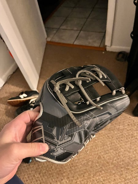 Used Right Hand Throw 11.5" REV1X Baseball Glove