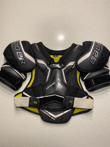 Used Small Bauer Supreme 2S Shoulder Pads