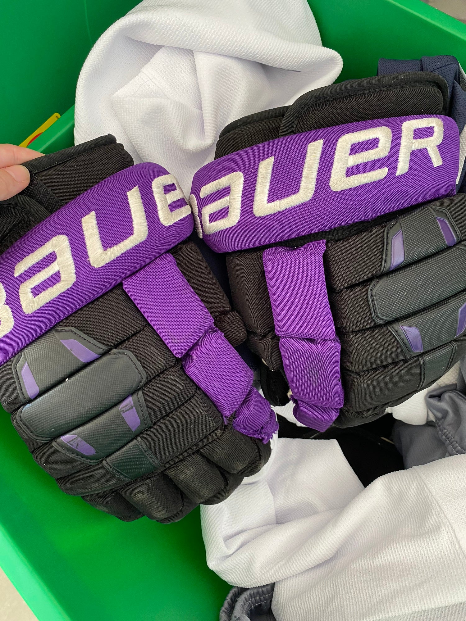 Bauer Nexus 2N Gloves Pro Stock | SidelineSwap