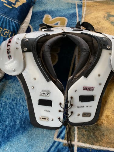 Used Adult Extra Large Rawlings Shoulder Pads