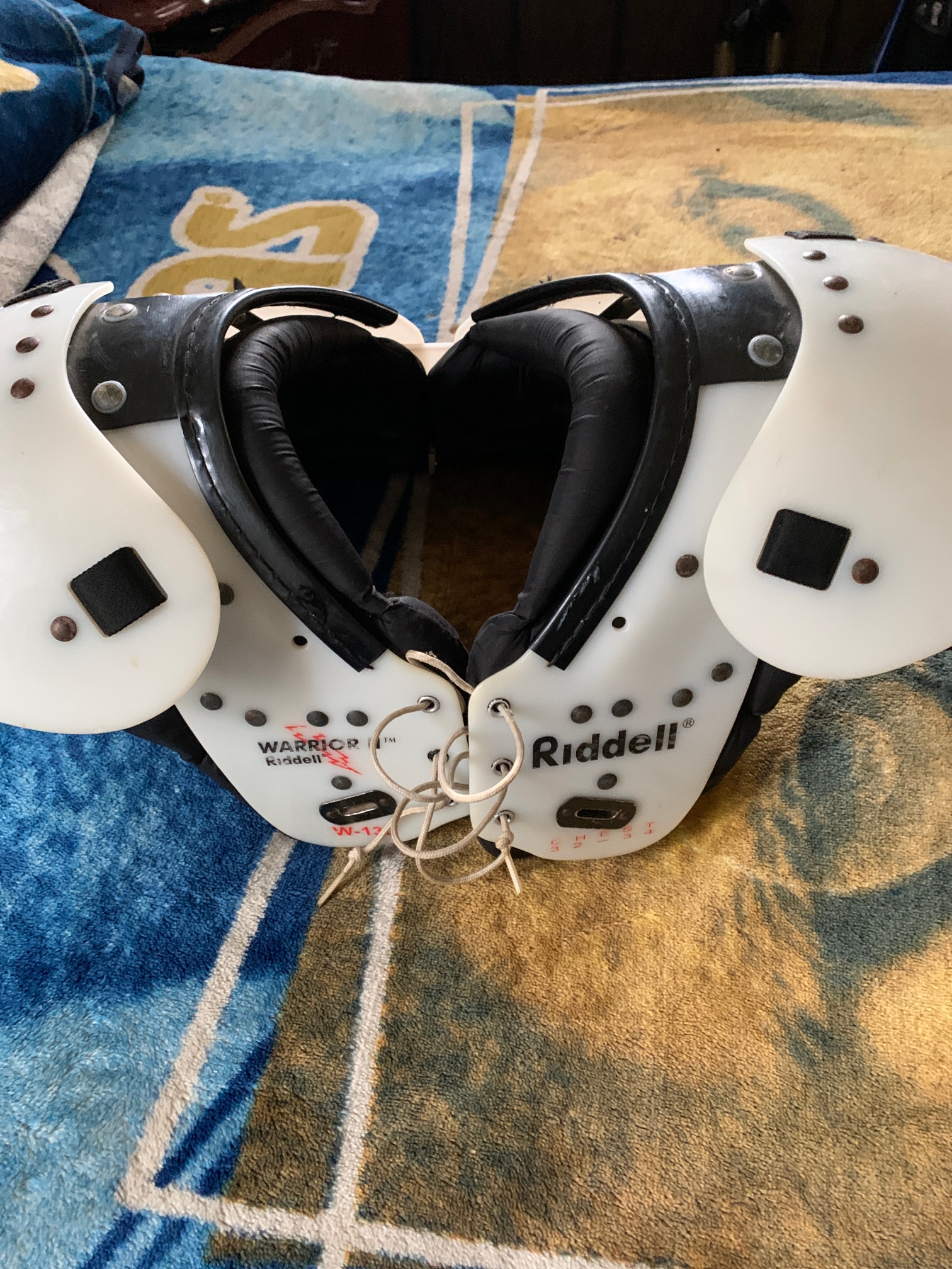 Used Youth Small Riddell Warrior IIx Shoulder Pads