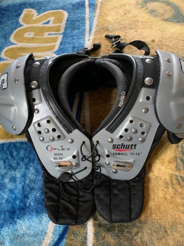 Used Youth XS Schutt Shoulder Pads