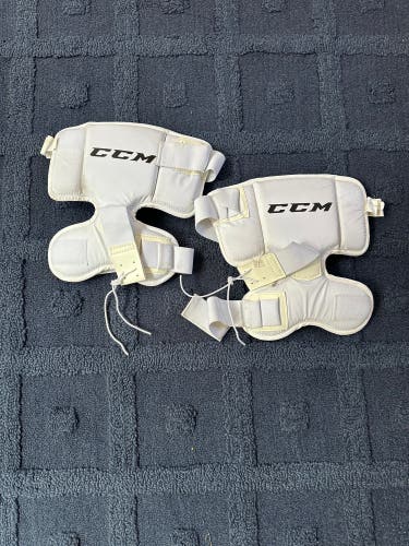 Used CCM Legal Junior Ice Hockey Goalie Knee Thigh Protector guards padding pads