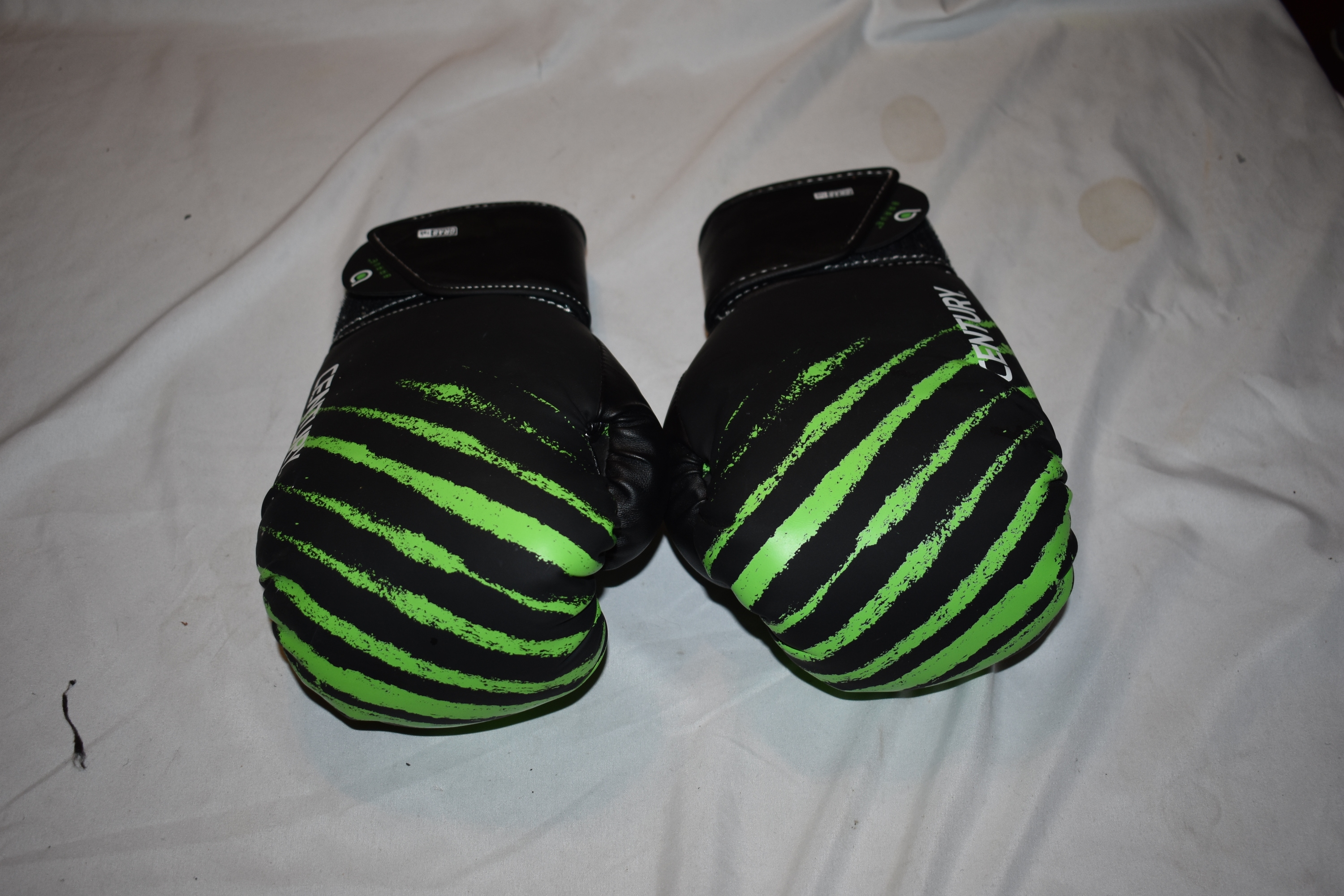 Century Boxing/MMA 6OZ Foam Core, Brave Gloves, Black/Green