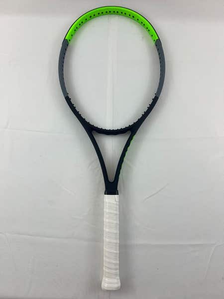 Wilson Blade SW104 V7 Serena Williams Autograph 28 inch, 4 1