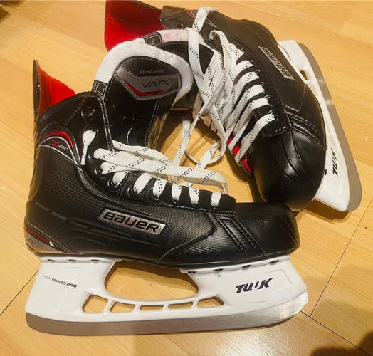 Bauer Vapor X400  Hockey skates size 7 R New