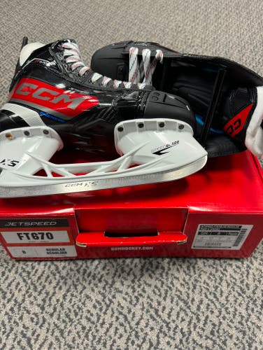 CCM FT670 size 8 Regular width skates