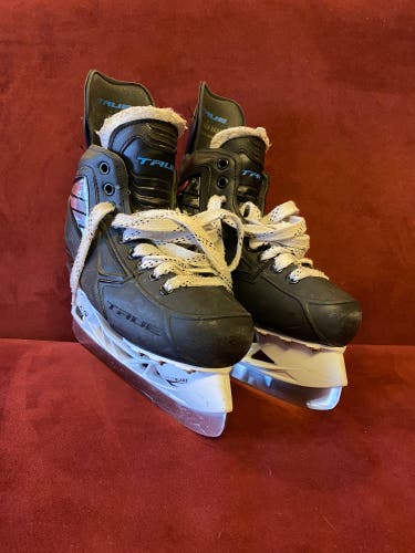True Pro Custom Used Hockey Skates -size 4.5