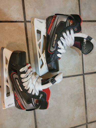Senior New Bauer Vapor X2.7 Hockey Goalie Skates Regular Width Size 7
