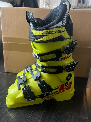 Fischer RC4 80 Jr Race Ski Boot (Size 22.5)