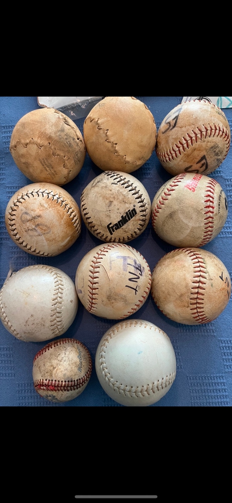 Softball balls Lot